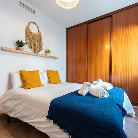 Malagasuite La Nogalera Holidays Apartment *