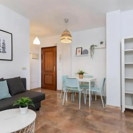 Malagasuite La Nogalera Holidays Apartment *